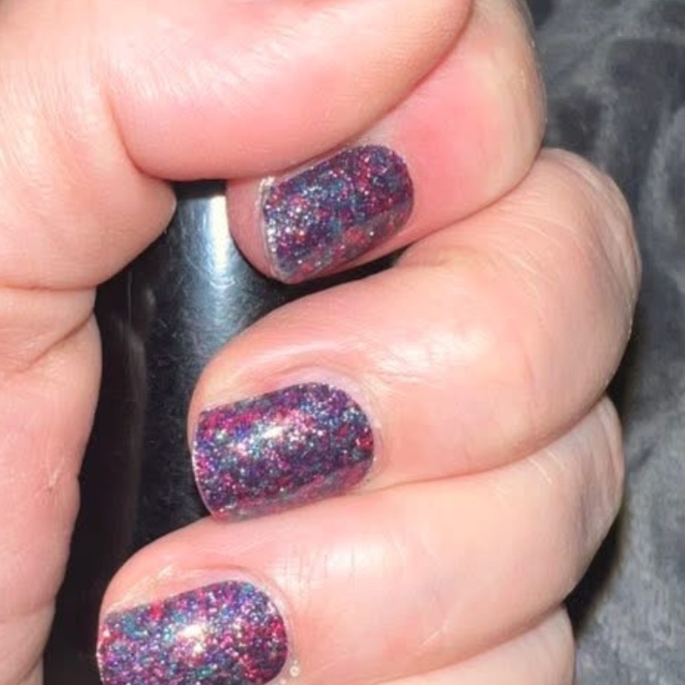 Lily & Fox Berry Glam nail strips